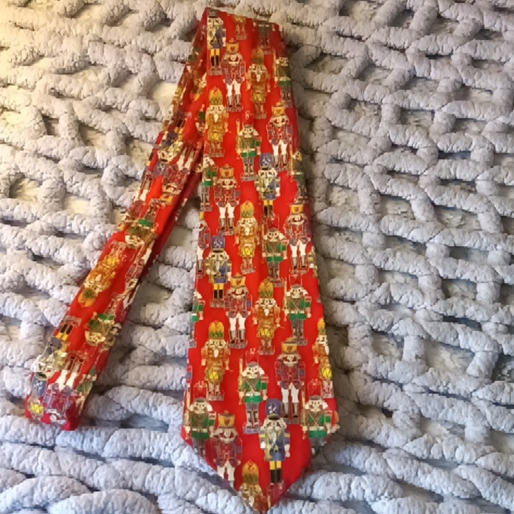 MEN'S TIE (NWOT)